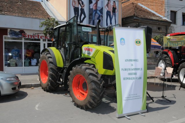 Agrarni Fond Petrovac na Mlavi Sajam mehanizacije traktor